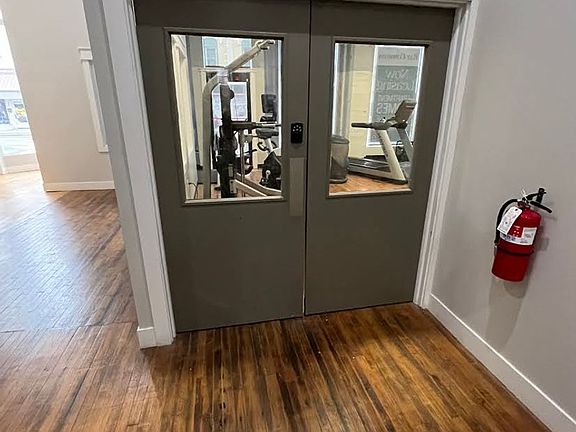 4th image of 625 Washington St #10