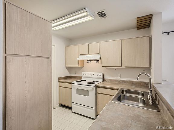 4th image of 2510 Taft Dr APT 221