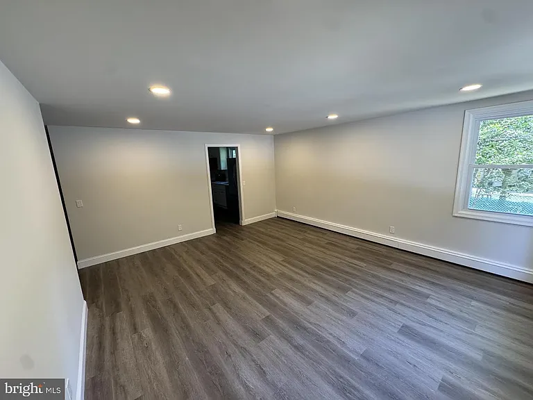 601 E Lakeshore Dr — Photo 7