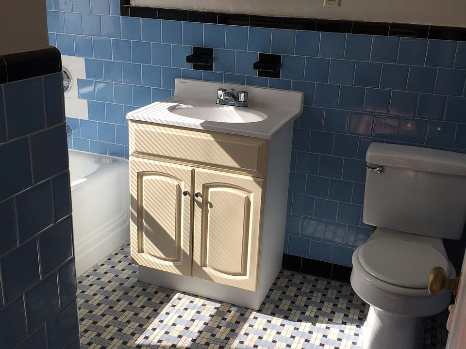 1st image of 21 Longwood Ave #318