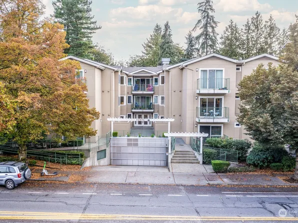 12034 15th Avenue NE #209, Seattle, WA 98125