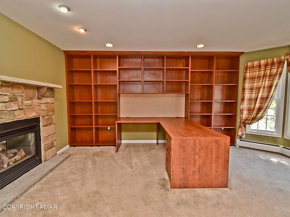 5th image of 130 Estate Dr