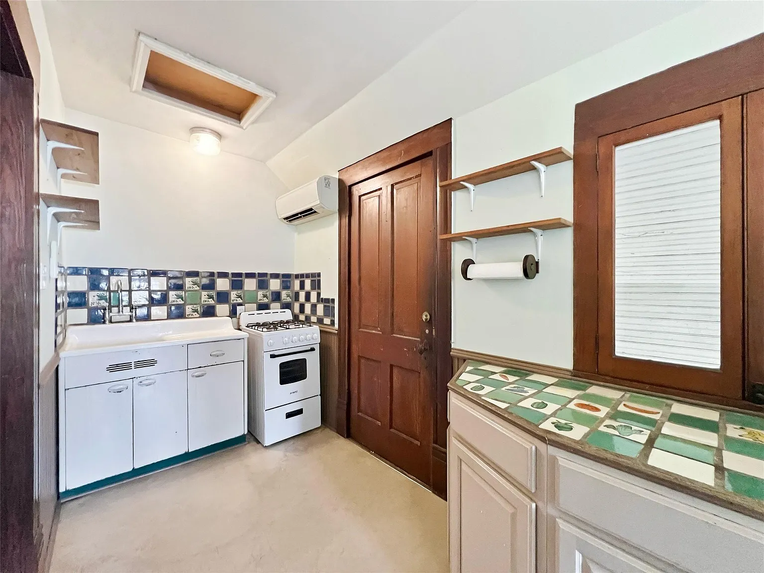 1 bed, 1.0 bath, 525 sqft, $1,600 — Photo 2