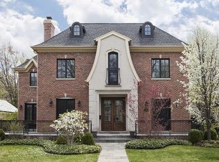126 Abingdon Ave, Kenilworth, IL