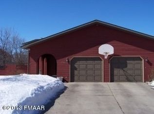 1761 Prairie Ln S, Fargo, ND 58103