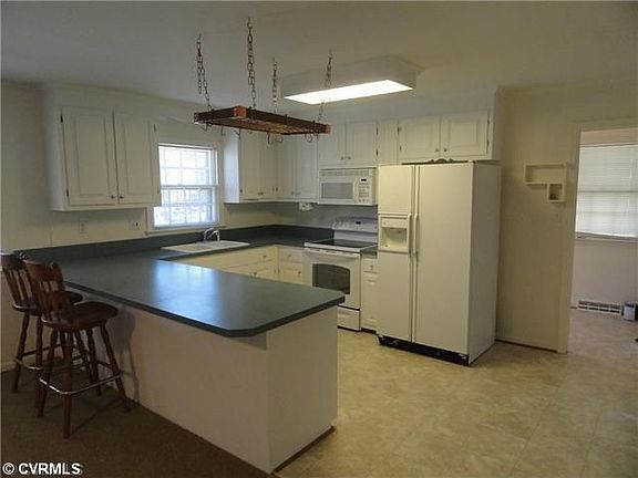 4th image of 11066 Linderwood Dr