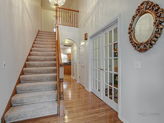 2nd image of 704 Fieldale Ln
