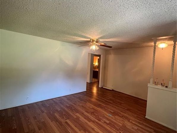 1205 W Oak St, Rogers, AR 72756