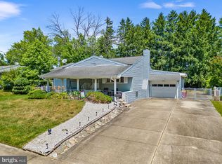 10 Barclay Dr, Turnersville, NJ 08012