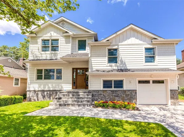 5 Greenridge Park, Garden City, NY 11530