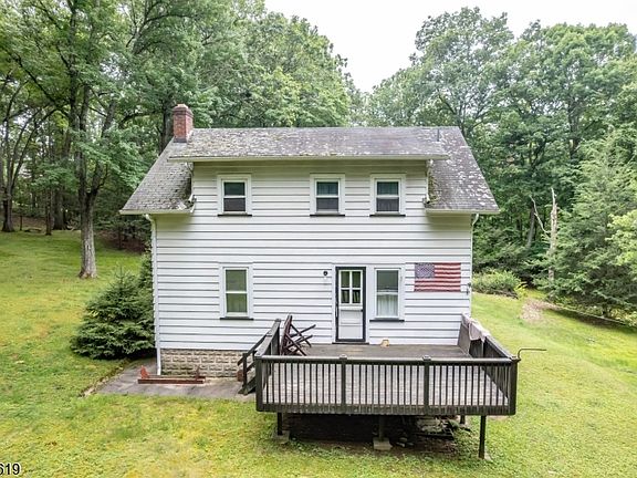 4th image of 121 Townsend Rd