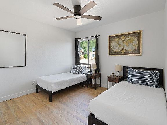 3rd image of 4802 E Winchcomb Dr