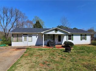 203 Brentwood Rd, Morganton, NC 28655