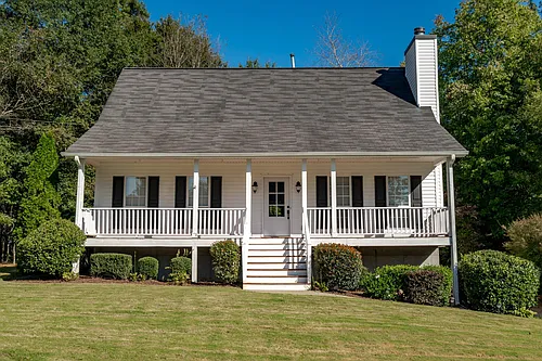 325 Dobbs Rd Photo 1