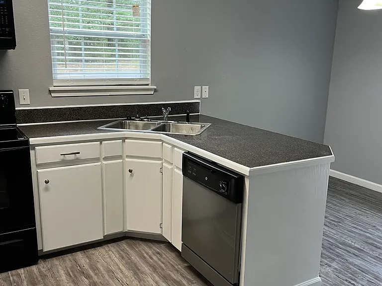 405 Scenic Hill Rd — Photo 8