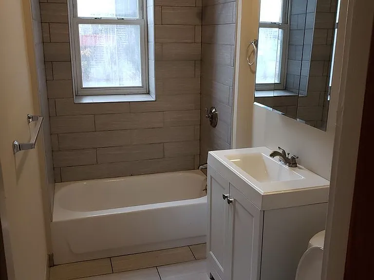 8 Farrington Ave #8A — Photo 35