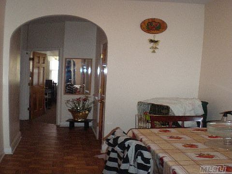 4th image of 5415 39th Ave