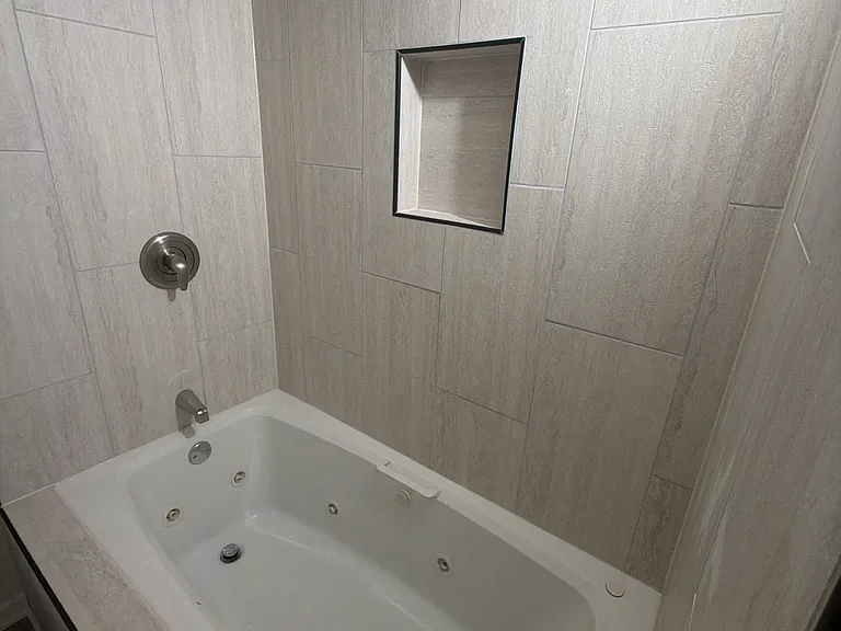308 E 55th St #4 — Photo 20