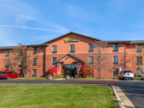 Rockford - State Street, 747 N Bell School Rd, Rockford, IL 61107