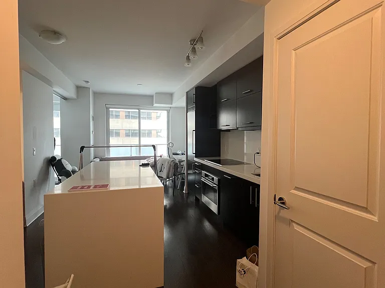 1080 Bay St #701 — Photo 1