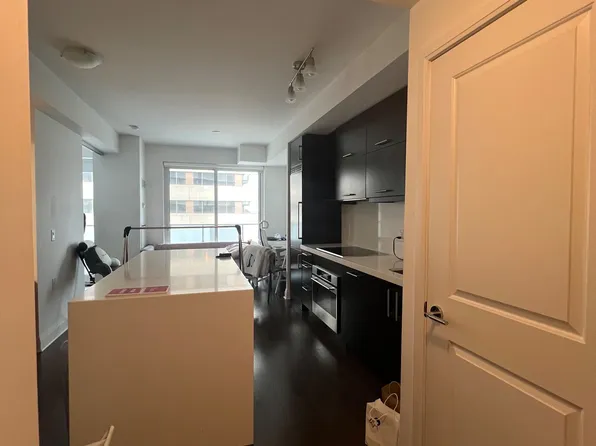 1080 Bay St, Toronto, ON