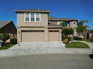 7391 N Moosoolian Ave, Fresno, CA 93722