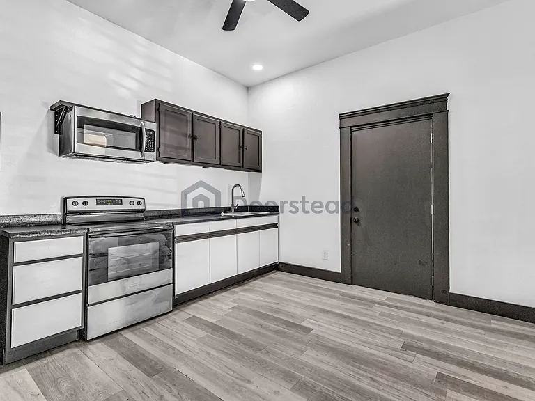 1803 E Yandell Dr — Photo 19