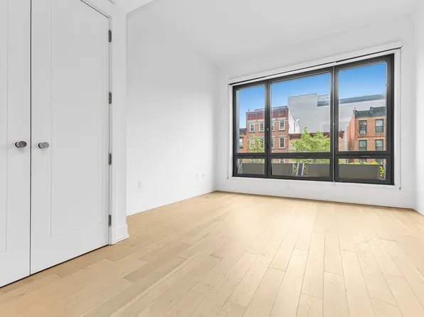 550 Vanderbilt Avenue image 9 of 30