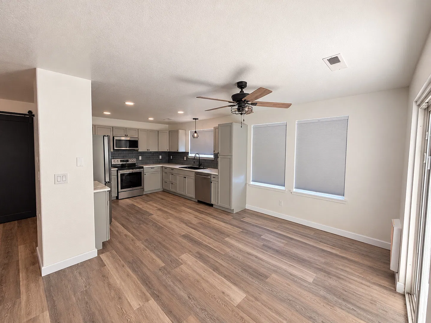 3 bed, 1684 sqft, $3,000 — Photo 3