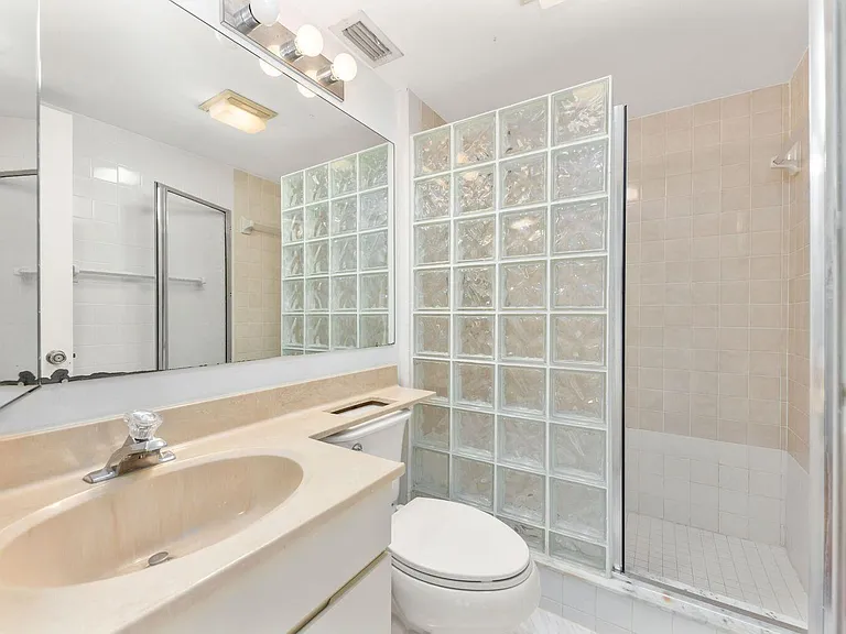 3648 Victoria Dr — Photo 8