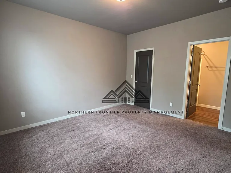 185 SW Silverstar Ln — Photo 12