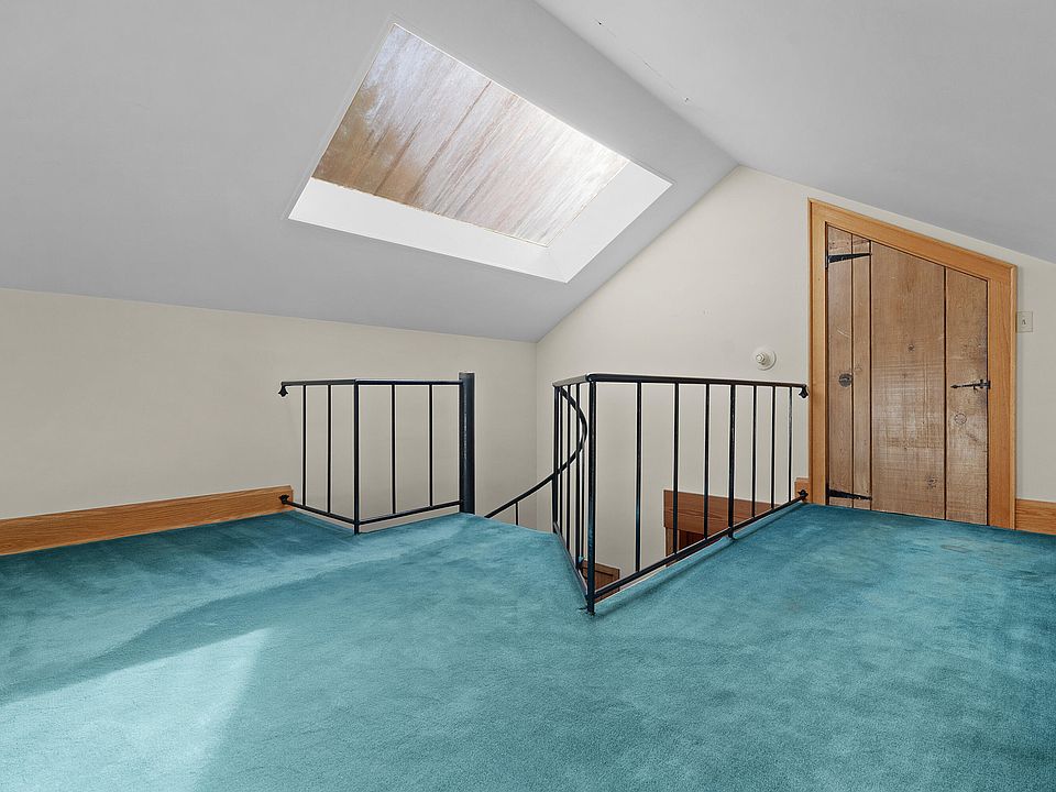 31st image of 2910 Crest Terrace Dr