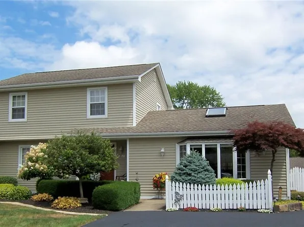 3671 Highmeadow Dr, Canfield, OH 44406