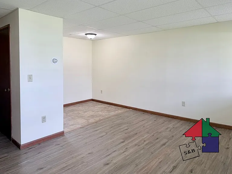 111-113 Allen St — Photo 3