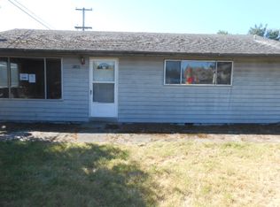 240 7th St NW, Carbonado, WA 98323