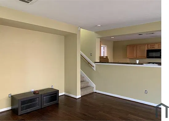 3 bed, 1721 sqft, $2,100 — Photo 3