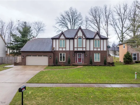 20609 Wildwood Ln, Strongsville, OH 44149