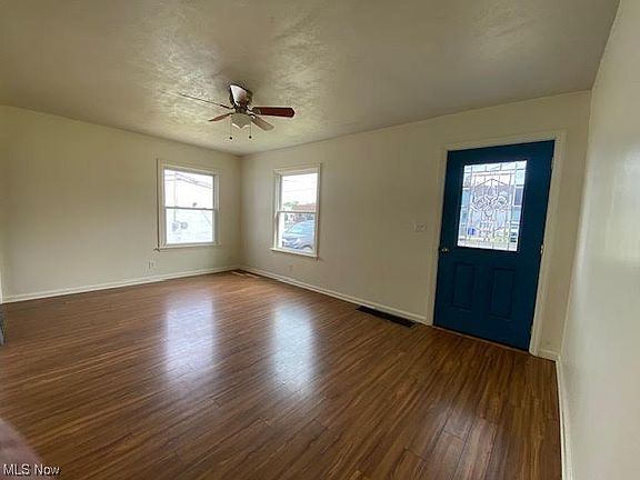 3rd image of 124 Marshall Ave