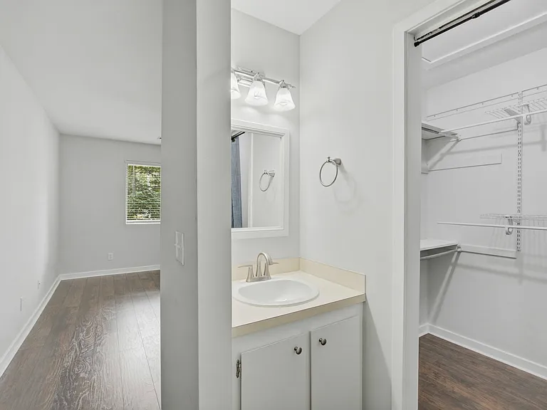 2741 Jobee Dr — Photo 15