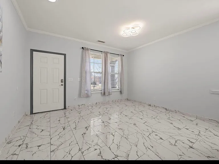 726 Forrest Ln — Photo 1