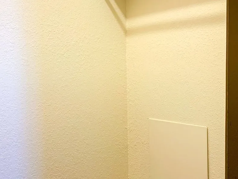 Spacious 2 Bedroom Apartment with Private Patio — Photo 18