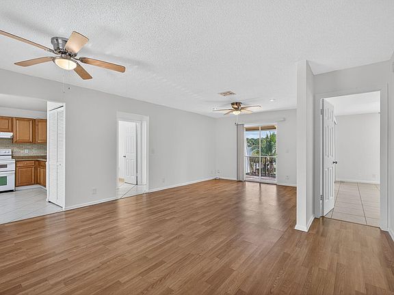 4th image of 1580 Montauk Dr #1582