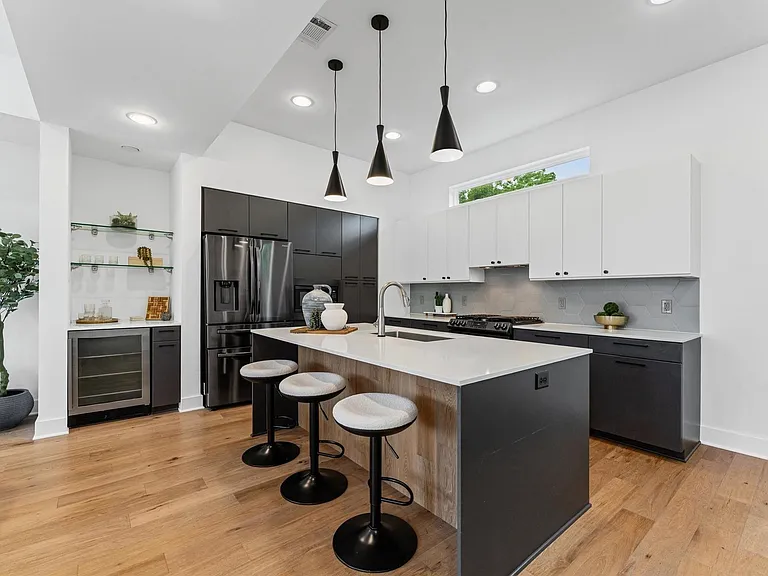 1404 Bailey St — Photo 10