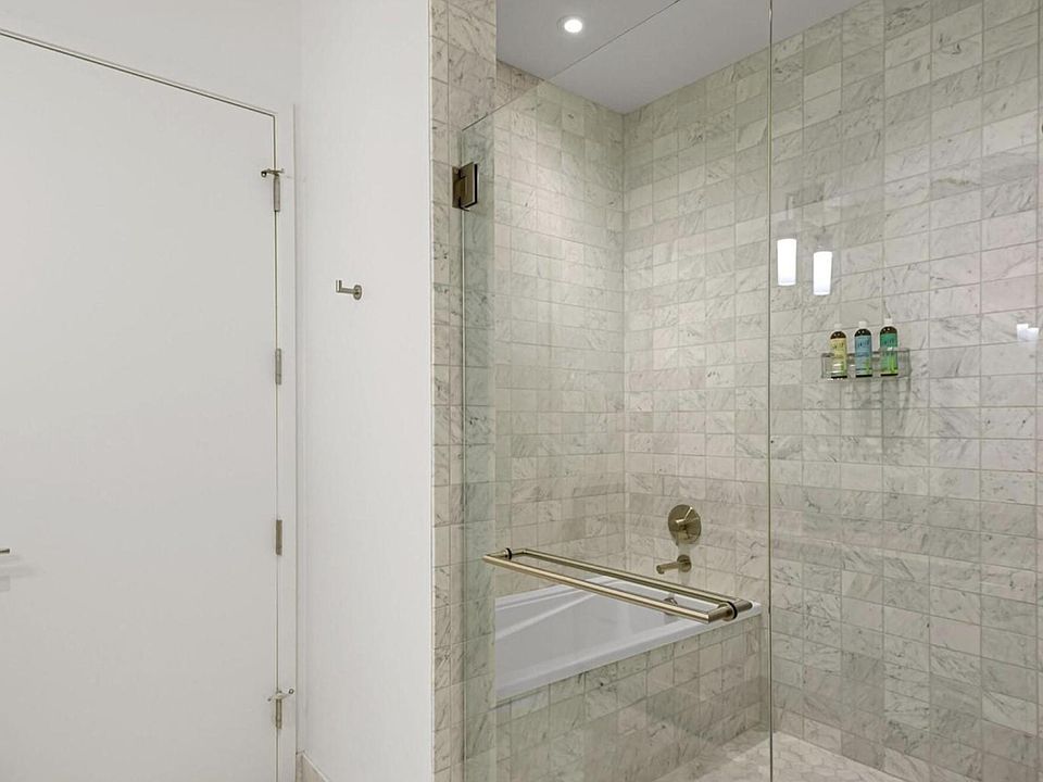 1st image of 1700 N Lincoln St #2B