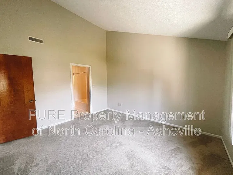 11 Elderberry Ln #B — Photo 7