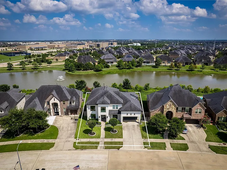 28219 Enchanted Shores Ln — Photo 1