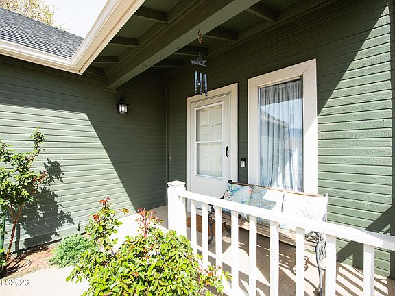 3rd image of 2675 Pinebrook Dr