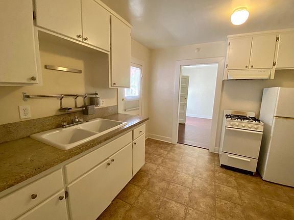 3rd image of 9043 1/2 Krueger St