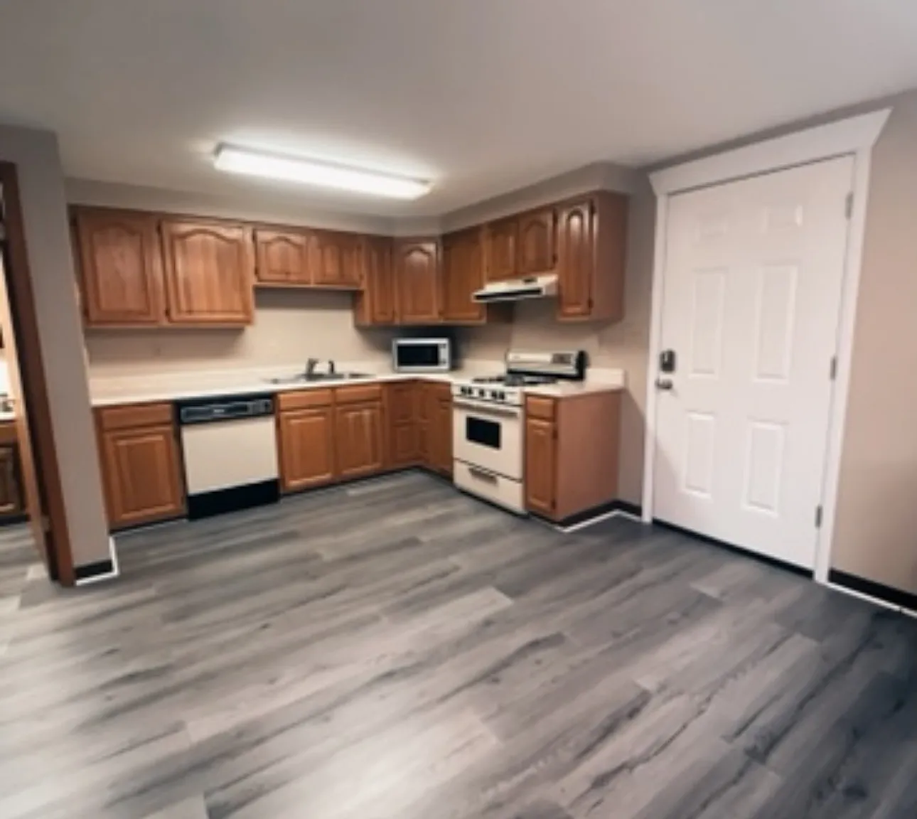 9 N Kendall Ave — Photo 3
