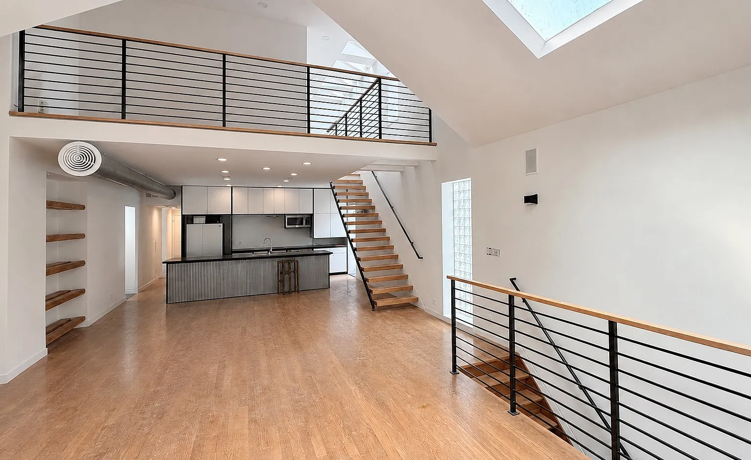 2 bed, $4,800 — Photo 4